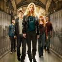 阿瓦隆高中.海报