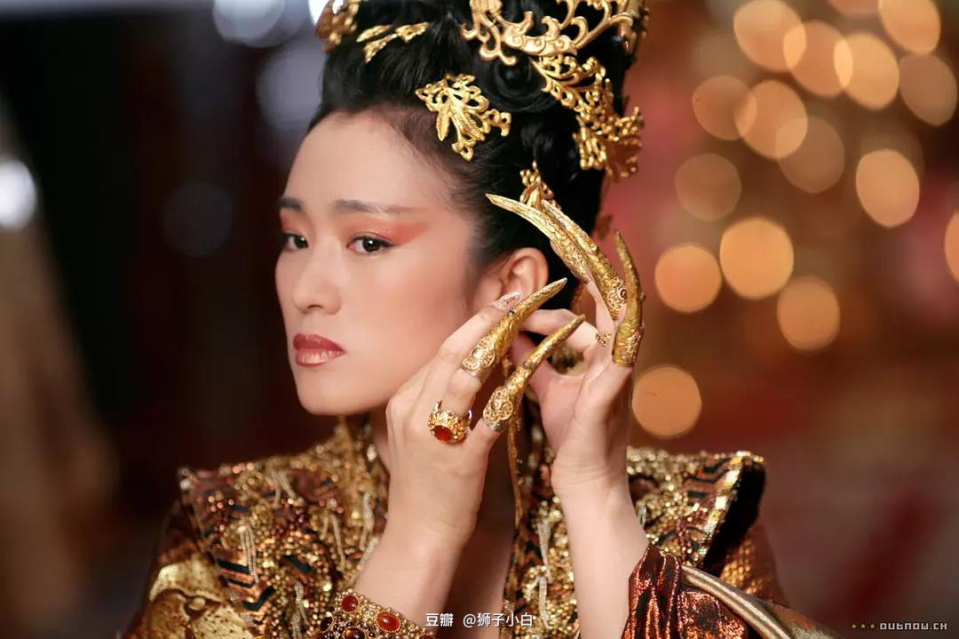 哪位女演员的演技和气质让你久久不能忘？的图片-看了一集往期的杨澜访谈录，采访巩俐的，开头让我蛮诧异的，因为演第一部电影《红高粱》前，她说自己不喜欢电影，因为她喜欢的是话剧。但是之后的20多年，她还是把电影做的很好，这种好已经远远不是为她自己带来名利这么一丁点的贡献了。<br>        从巩俐的谈吐就能看出她是一个有内涵...