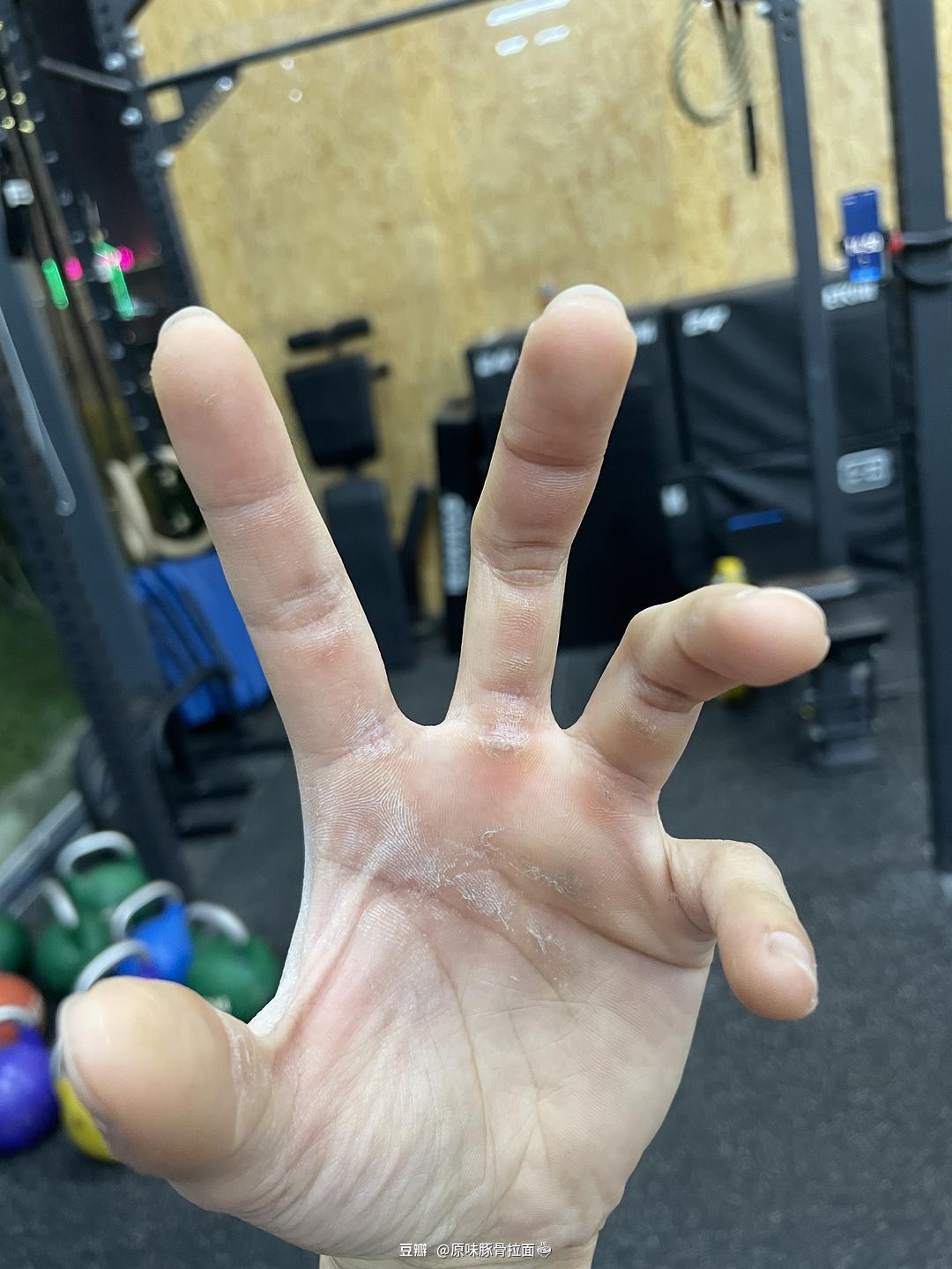 运动对你而言的意义的图片-最近练引体改成了全握，手腕握力实在太差，训练思路稍微作一点改动。