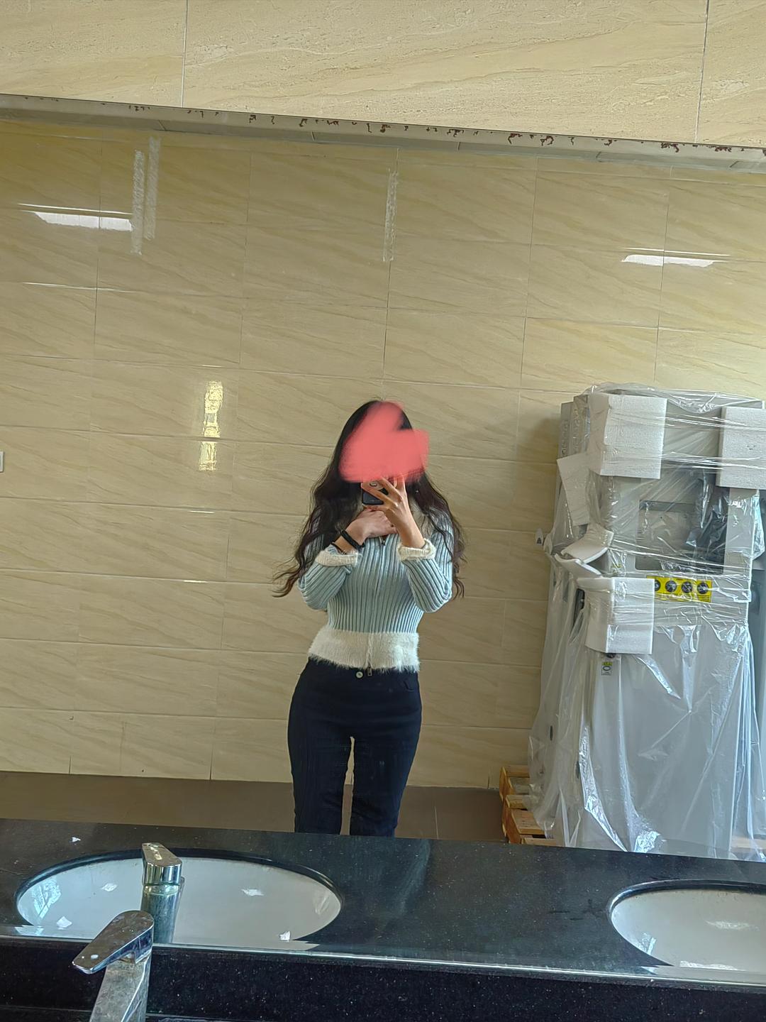 上班族的每日职场穿搭的图片-今天穿裤裤