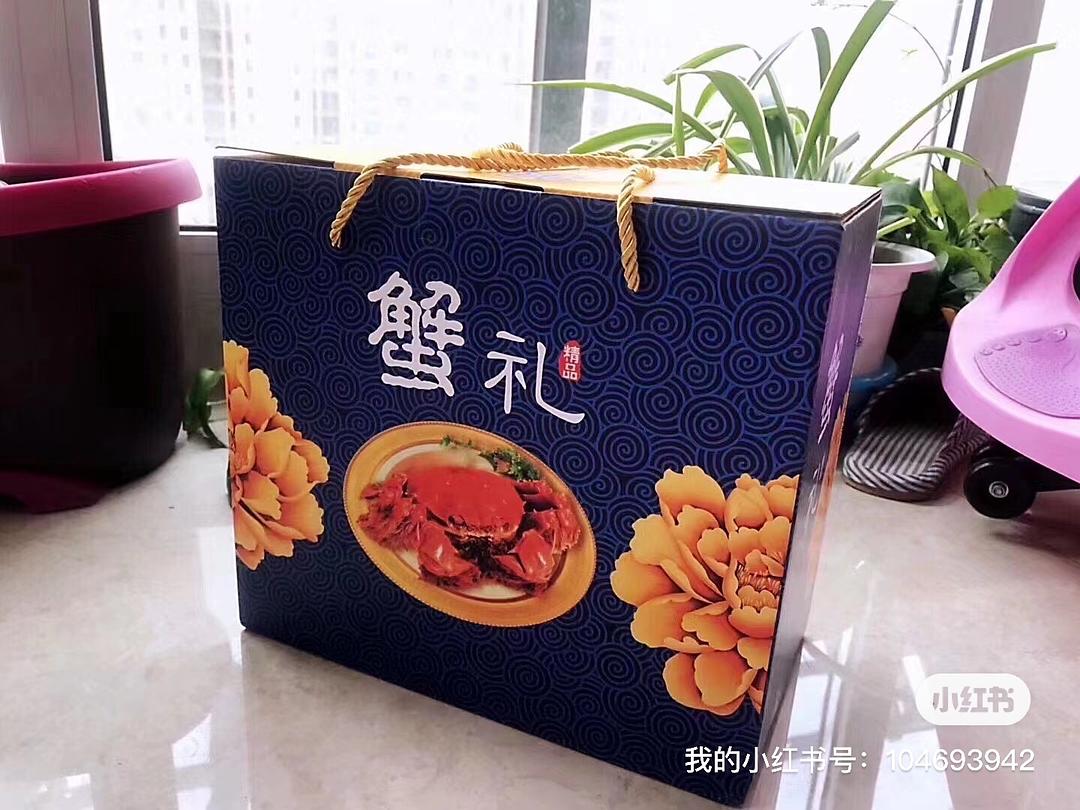 热爱生活的一万个理由的图片-盼着盼着，秋风一起，这一角大闸蟹来了，今年八月的高温天气螃蟹晚熟和减产，总算不负所望。<br>给大家带来各位豆瓣大V打call的兴化大闸蟹，今年的蟹个个饱满，还获得了比赛金奖，鲜活蹦跶，每一只蟹都经过挑蟹师傅的手，母蟹半流脂半结块，流油的蟹黄，半膏半黄，蟹腿肉香甜，这个时候特别香！秋天和朋友家人品蟹，清蒸或者水煮都可以（推荐水煮）全国都可以顺丰冷链配送！戳评论区