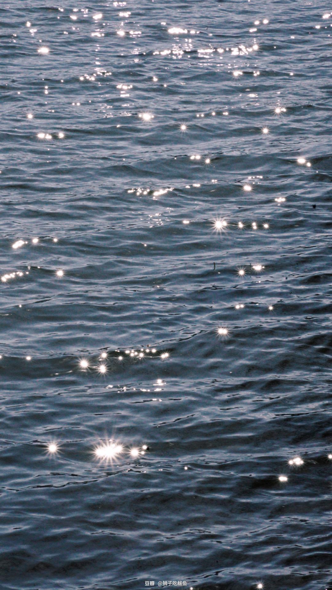 热爱生活的一万个理由的图片-天空的蓝蕴藏着勃勃生机 去涂上一层鲜活的深蓝