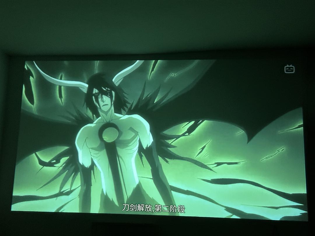 动画片中的时尚美学的图片-重温《死神》，乌尔奇奥拉每次出场，我的视角就会自动从主角团变成他的视角，真是长得漂亮又自带悲剧美学，为他下线而哭泣