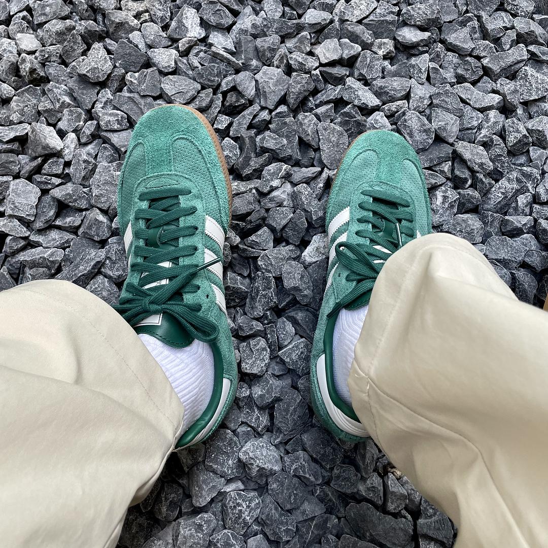 男生穿搭指南的图片-超爱samba这个配色。