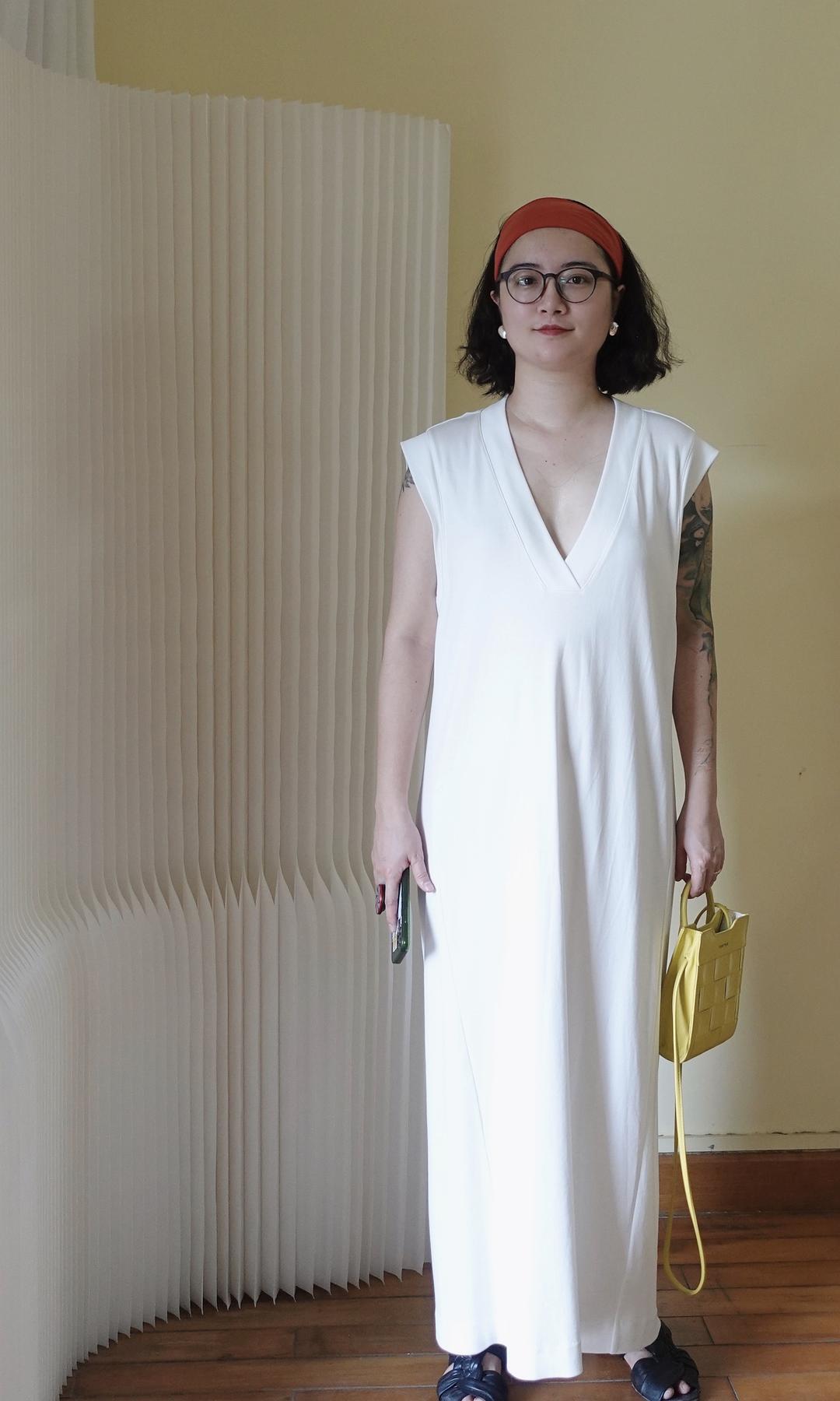 我的夏日穿搭的图片-翻到相机里八月的自拍，想念夏天了。