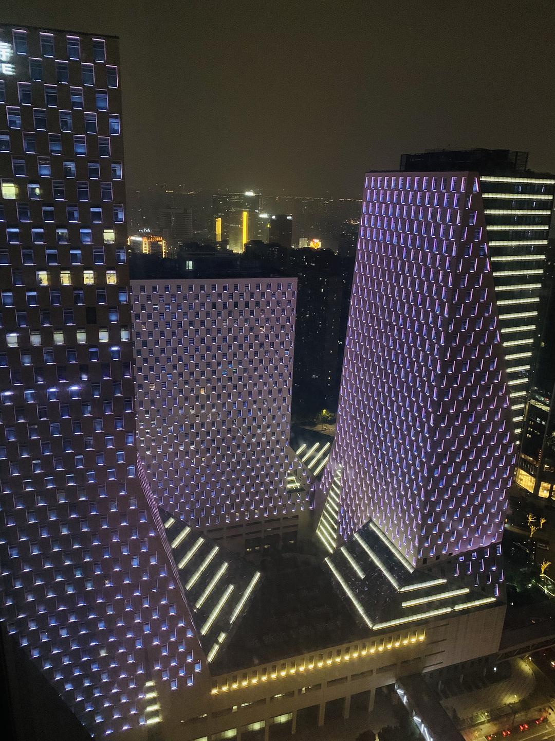 每天让自己原地复活的保留项目的图片-Work! <br>Work hard! <br>Work will save you!<br>Work is the only thing that will see you through this.