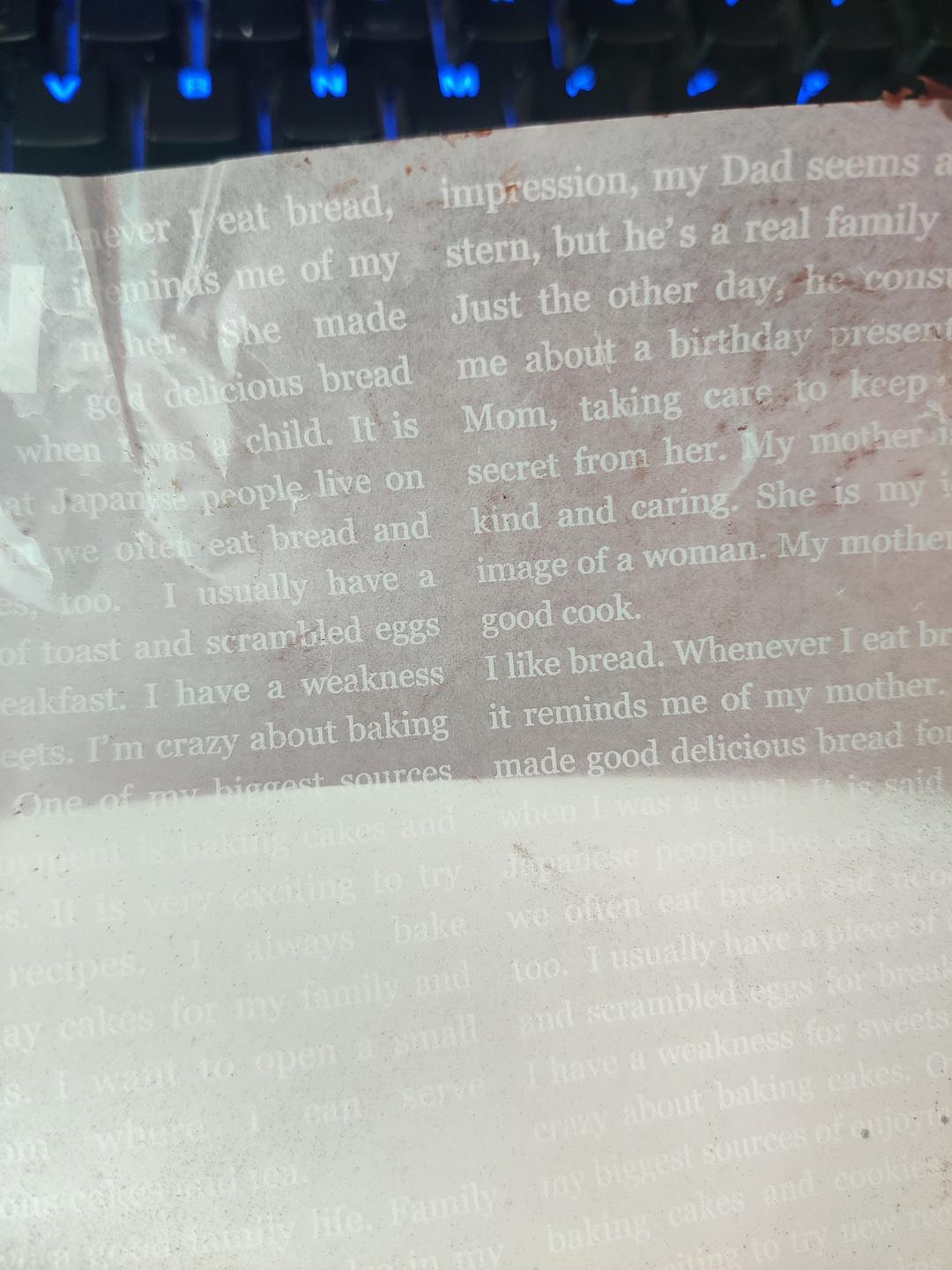 生活中有趣的标识的图片-正在吃85℃的脏脏包，发现油纸上是篇小作文，仿佛回到初中，还边脑补了阅读题会问什么……