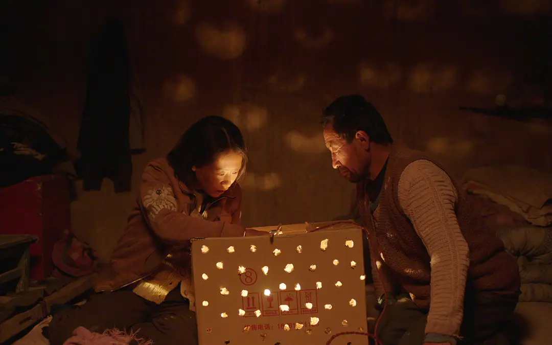 模仿电影场景拍张照的图片-下面的桥好像这一幕