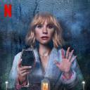 窗边女孩眼中对街的屋中女子