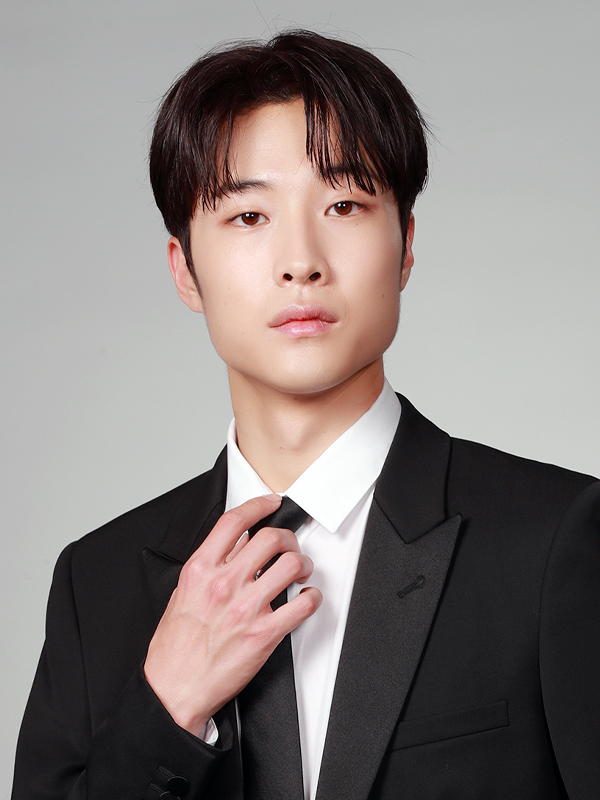 金汤匙的海报-角色海报