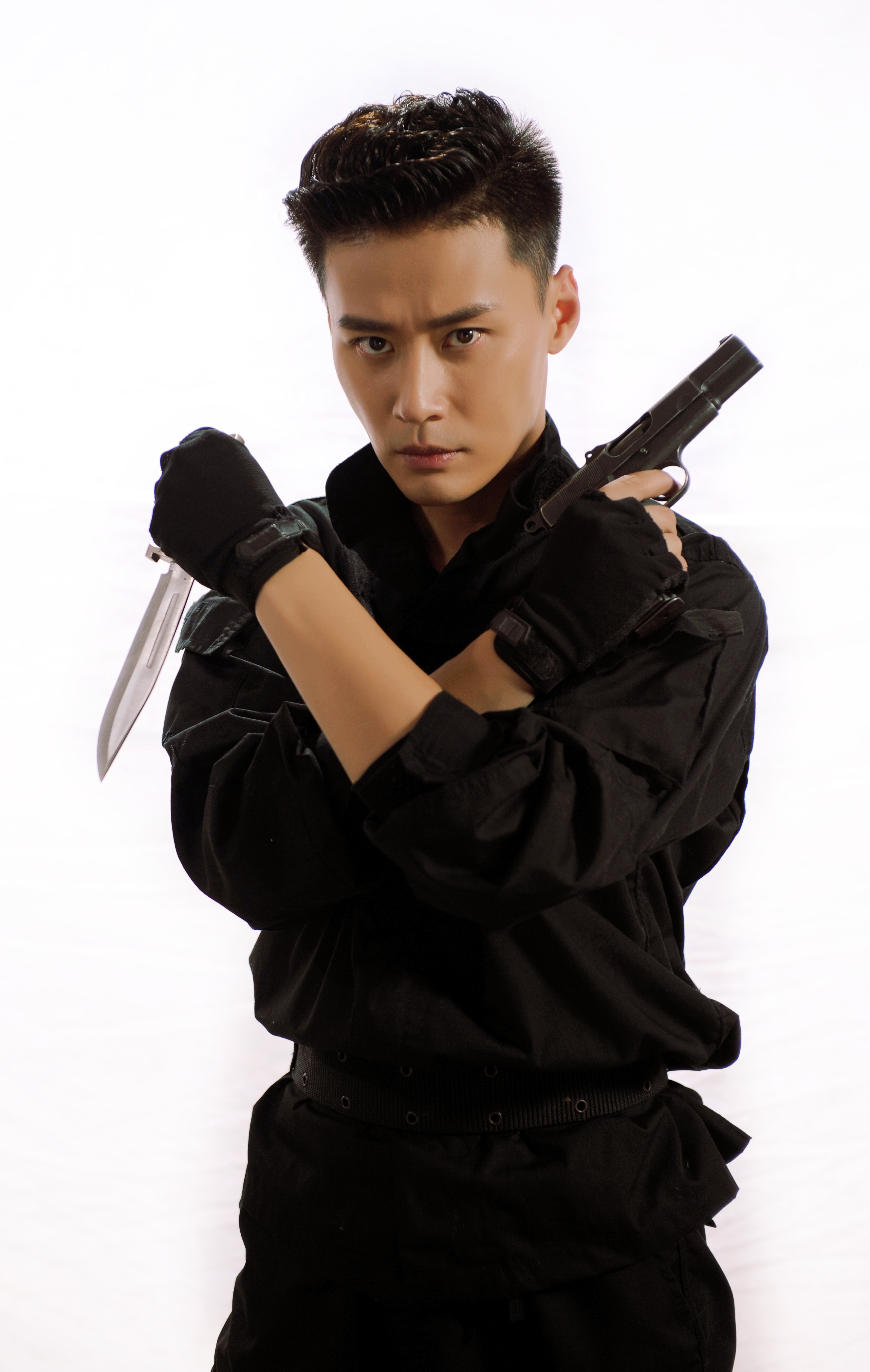 枪花的海报-预告海报