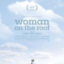 屋顶上的女人