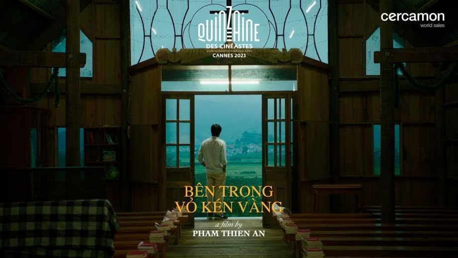 金色茧房的海报-预告海报