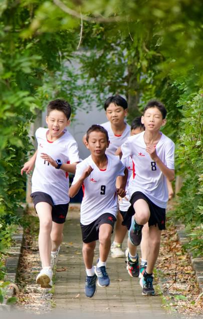 踢出个未来的海报-正式海报