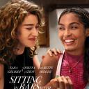 坐在酒吧里吃蛋糕