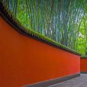 武侯祠内红墙和竹林掩映下的小巷，中国成都 (© Eastimages/Getty Images)(20210529)