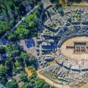 古罗马斗兽场，西班牙桑蒂蓬塞镇的罗马古城遗迹 (© Amazing Aerial Agency/Offset by Shutterstock)(20211003)