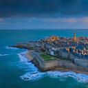 布列塔尼大区的城市圣马洛，法国 (© Mathieu Rivrin/Moment/Getty Images)(20211012)