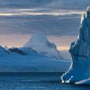 库佛维尔岛附近的蓝色冰山，南极洲 (© Mike Hill/Getty Images)(20211201)