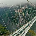张家界大峡谷玻璃桥，湖南 (© MediaProduction/Getty Images)(20220519)